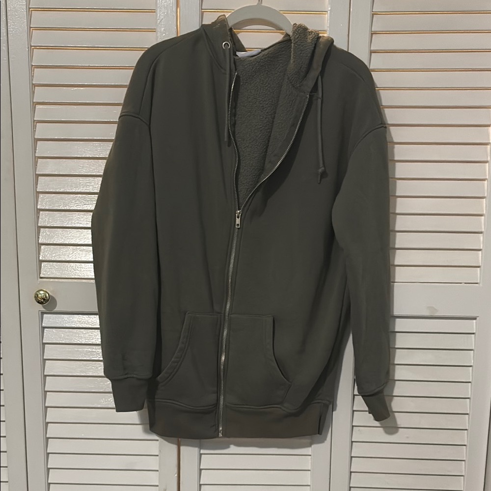 Rue21 Men's Dark Gray Zip-Up Sweater